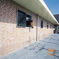 BKK 21x10,5x8 Zwart  PER PAK á 8,18 m2.