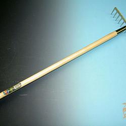Tuinhark Met 12 Rechte Tanden  Essen Steel 170 cm.