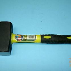 Vuisthamer 2000 gr. Met Fiberglassteel