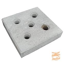 Betontegel Boomgattegel 30x30x6 Met Facet Met Gaten Grijs