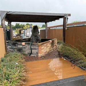 NewTechWood composiet kopen bij Smitco: dekdelen in teak, ipe, red cedar, silver gray en antique, Castellation gevelbekleding, schermen, deuren en bergingen. Uit voorraad, met eigen bezorgservice.