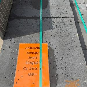 Opruiming ca. 5 m2. Siertegel Zwart 60x60x4