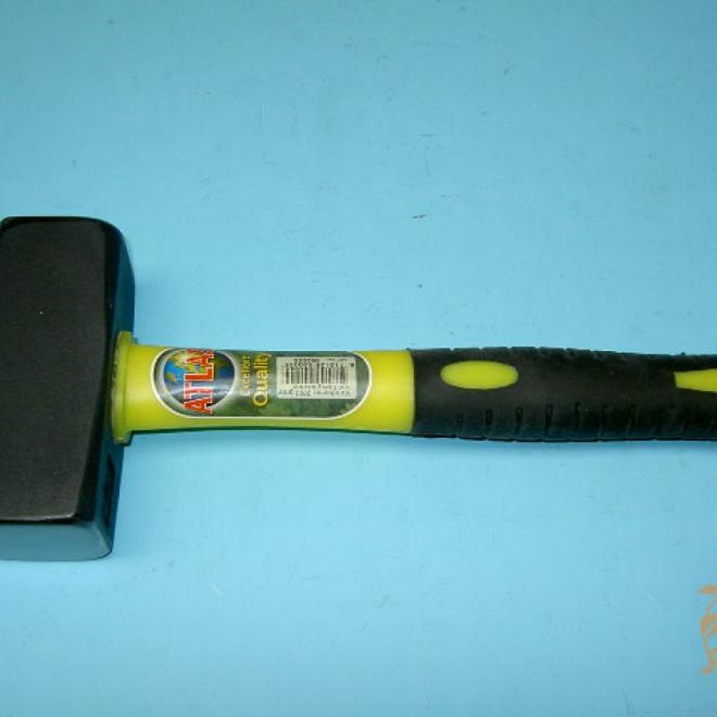 Vuisthamer 2000gr. Met Fiberglassteel