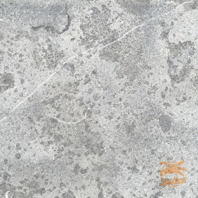 Spotted Bluestone Riven 40x120x3 UITLOPEND