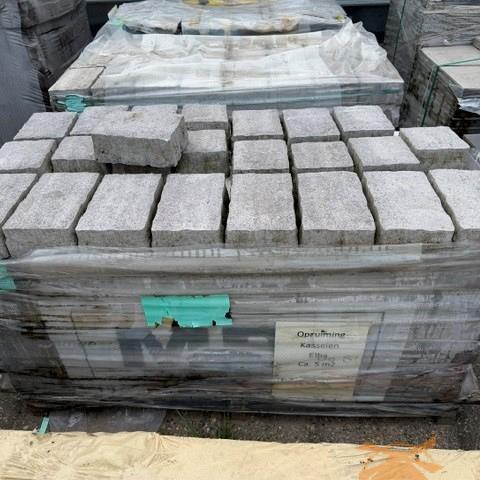 Opruiming ca. 5 m2. Kasseien Elba