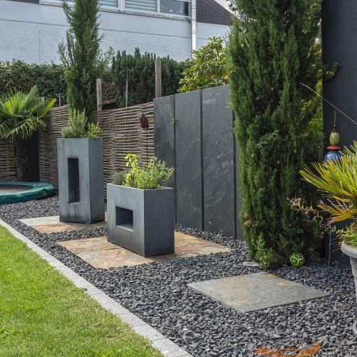 Gaasbox Basaltblokken 15-17   ca.1000 kg./ca. 2,5 m2.