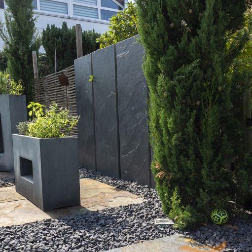 Gaasbox Basaltblokken 15-17   ca.1000 kg./ca. 2,5 m2.